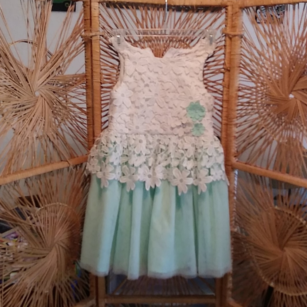 Girls dress